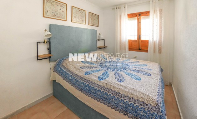 Resale - End Terrace - La Marina - Urb. La Marina