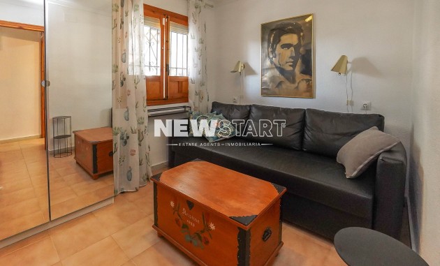 Resale - End Terrace - La Marina - Urb. La Marina