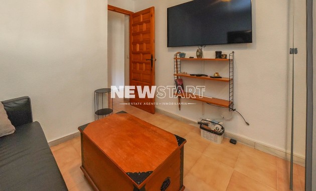 Resale - End Terrace - La Marina - Urb. La Marina