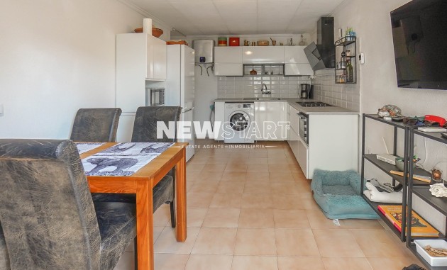 Resale - End Terrace - La Marina - Urb. La Marina