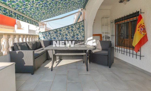 Resale - End Terrace - La Marina - Urb. La Marina