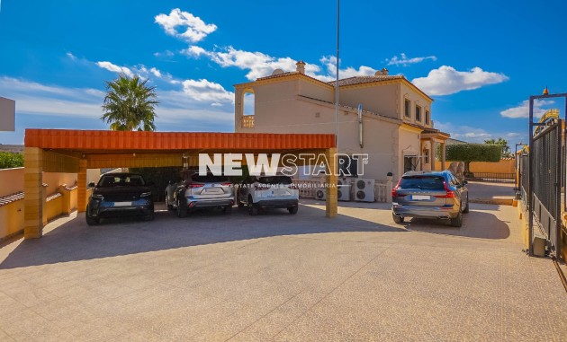 Återförsäljning - Fristående - La Marina - Urb. La Escuera