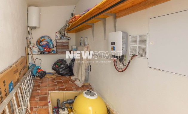 Återförsäljning - Fristående - La Marina - Urb. La Escuera