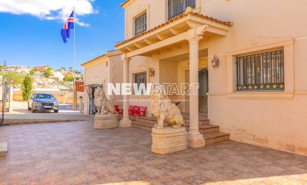 Återförsäljning - Fristående - La Marina - Urb. La Escuera