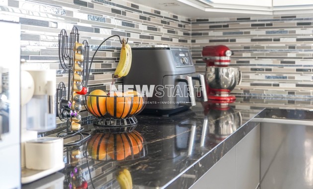 Återförsäljning - Fristående - La Marina - Urb. La Escuera