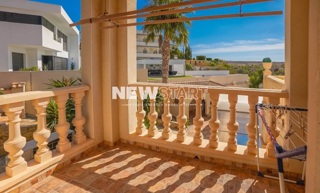 Återförsäljning - Fristående - La Marina - Urb. La Escuera