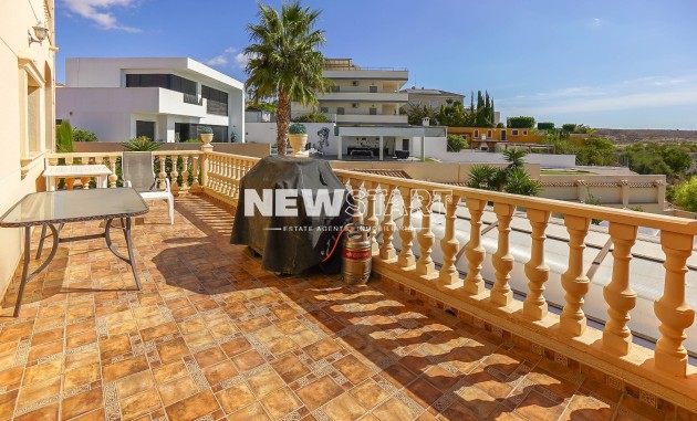 Återförsäljning - Fristående - La Marina - Urb. La Escuera