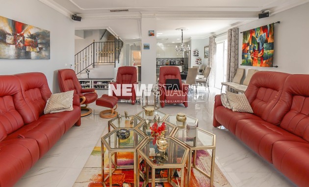 Återförsäljning - Fristående - La Marina - Urb. La Escuera