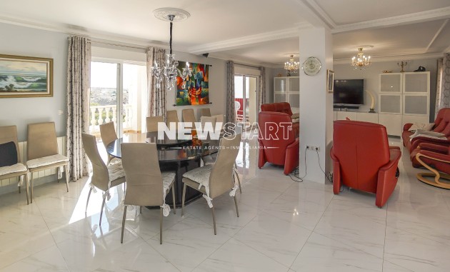 Återförsäljning - Fristående - La Marina - Urb. La Escuera