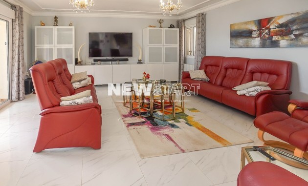 Återförsäljning - Fristående - La Marina - Urb. La Escuera