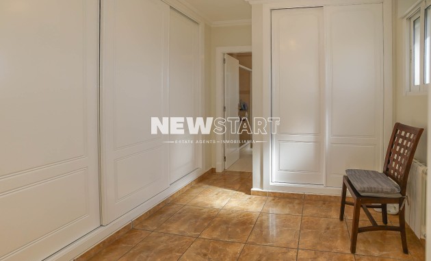 Återförsäljning - Fristående - La Marina - Urb. La Escuera