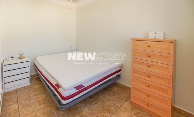 Återförsäljning - Fristående - La Marina - Urb. La Escuera