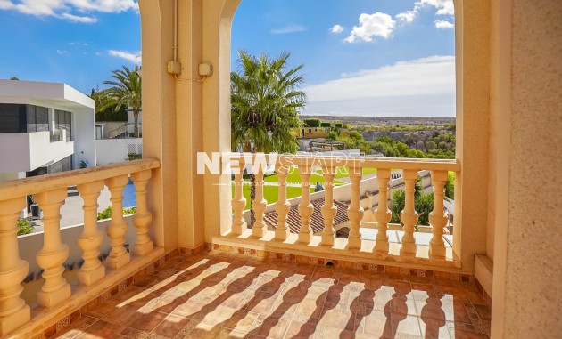 Återförsäljning - Fristående - La Marina - Urb. La Escuera