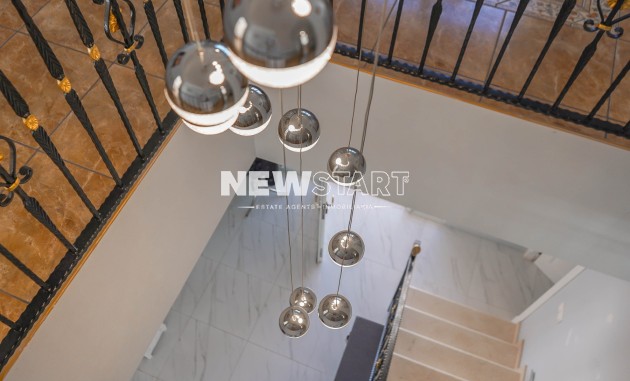 Återförsäljning - Fristående - La Marina - Urb. La Escuera