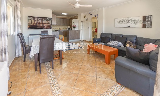 Återförsäljning - Fristående - La Marina - Urb. La Escuera