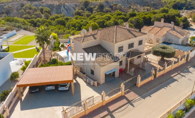 Återförsäljning - Fristående - La Marina - Urb. La Escuera