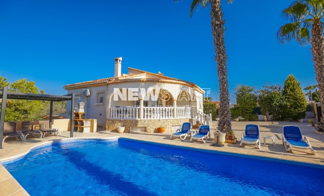 Återförsäljning - Fristående - La Marina - Urb. La Escuera