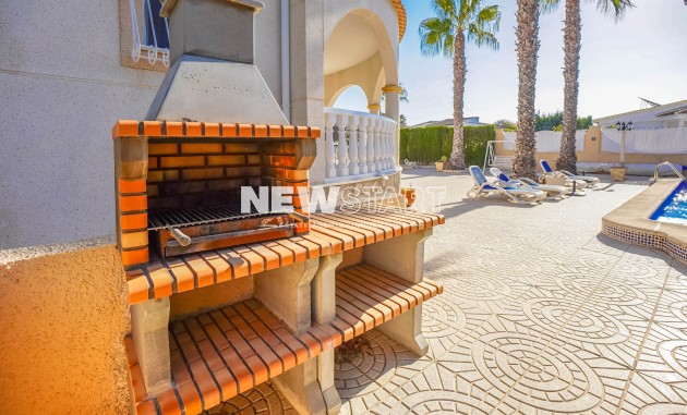 Återförsäljning - Fristående - La Marina - Urb. La Escuera