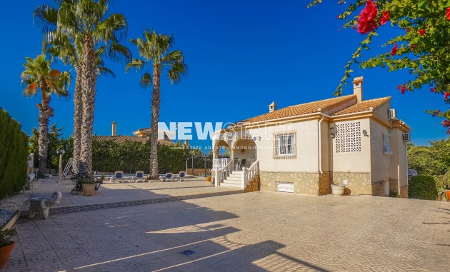 Återförsäljning - Fristående - La Marina - Urb. La Escuera