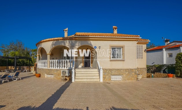 Återförsäljning - Fristående - La Marina - Urb. La Escuera