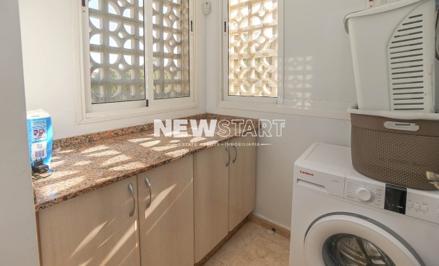 Återförsäljning - Fristående - La Marina - Urb. La Escuera