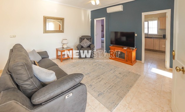 Återförsäljning - Fristående - La Marina - Urb. La Escuera