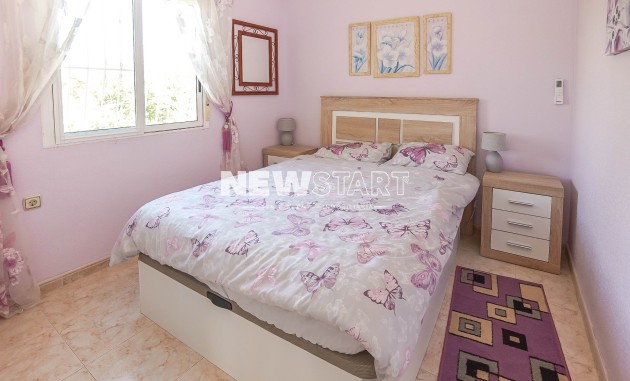 Återförsäljning - Fristående - La Marina - Urb. La Escuera