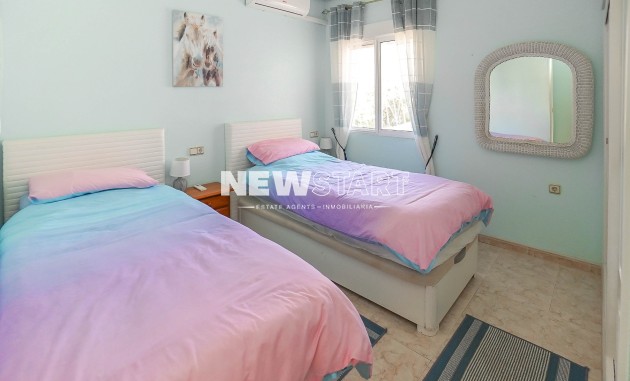 Återförsäljning - Fristående - La Marina - Urb. La Escuera