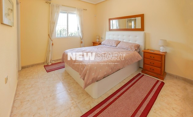 Återförsäljning - Fristående - La Marina - Urb. La Escuera