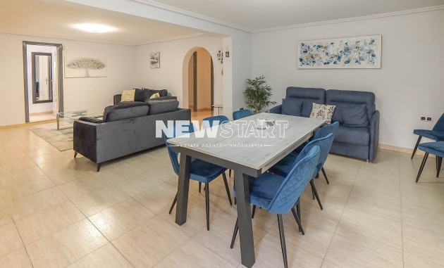 Återförsäljning - Fristående - La Marina - Urb. La Escuera