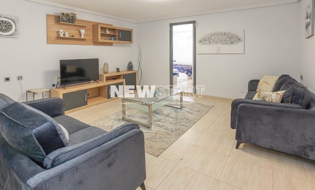 Återförsäljning - Fristående - La Marina - Urb. La Escuera