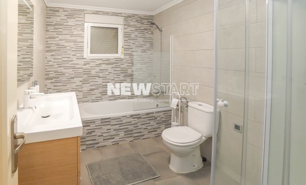 Återförsäljning - Fristående - La Marina - Urb. La Escuera