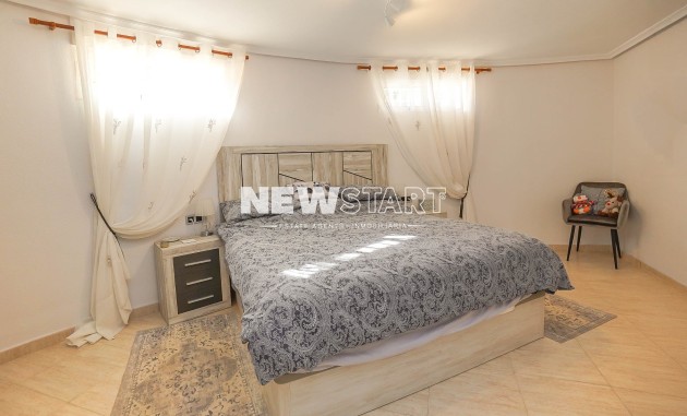 Återförsäljning - Fristående - La Marina - Urb. La Escuera