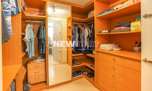 Återförsäljning - Fristående - La Marina - Urb. La Escuera