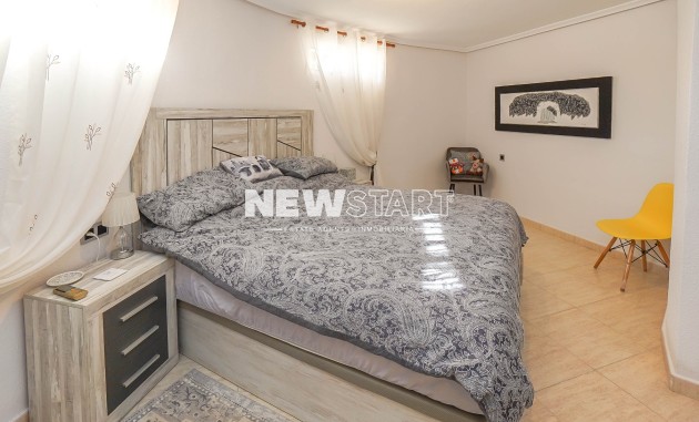 Återförsäljning - Fristående - La Marina - Urb. La Escuera