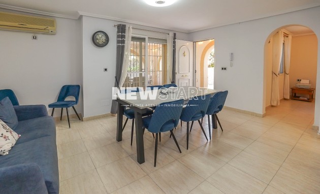 Återförsäljning - Fristående - La Marina - Urb. La Escuera