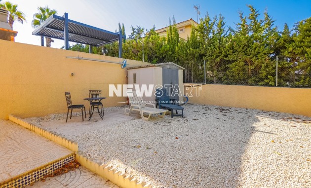 Återförsäljning - Fristående - La Marina - Urb. La Escuera