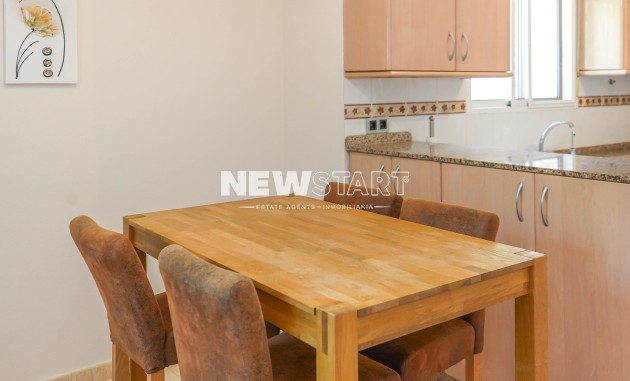 Återförsäljning - Fristående - La Marina - Urb. La Escuera