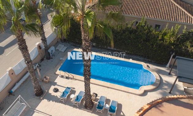 Återförsäljning - Fristående - La Marina - Urb. La Escuera