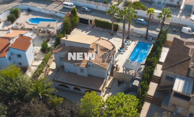 Återförsäljning - Fristående - La Marina - Urb. La Escuera