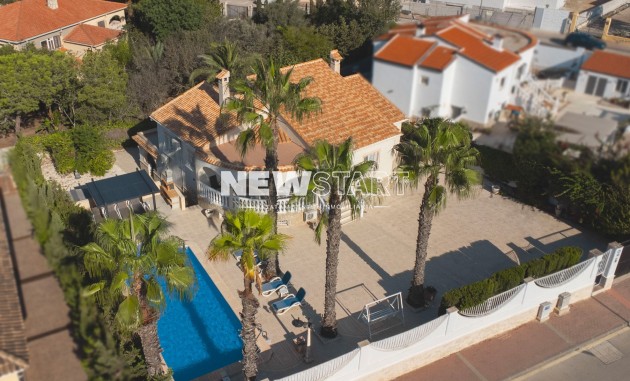 Återförsäljning - Fristående - La Marina - Urb. La Escuera