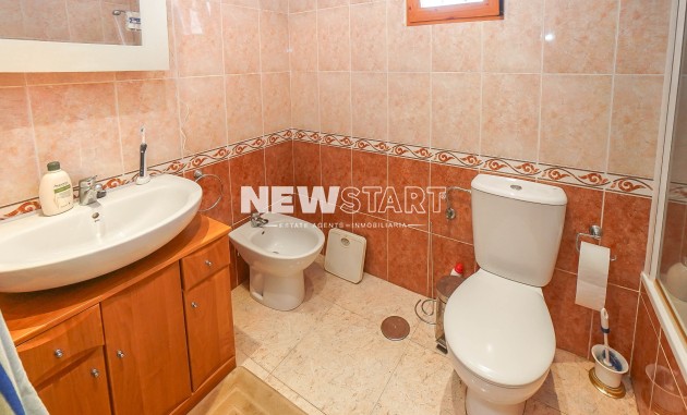 Återförsäljning - Fristående - La Marina - Urb. La Marina