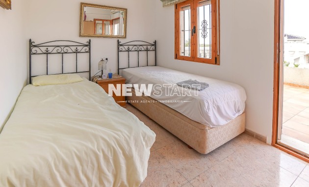 Återförsäljning - Fristående - La Marina - Urb. La Marina