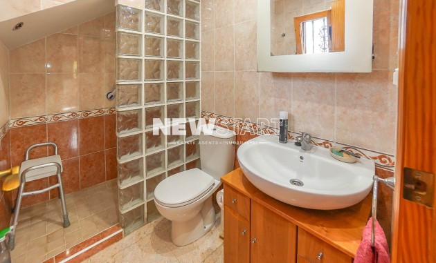 Återförsäljning - Fristående - La Marina - Urb. La Marina