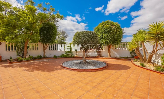 Återförsäljning - Fristående - La Marina - Urb. La Marina