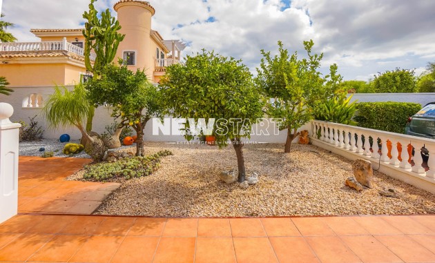 Återförsäljning - Fristående - La Marina - Urb. La Marina