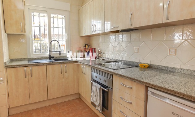 Återförsäljning - Fristående - La Marina - Urb. La Marina