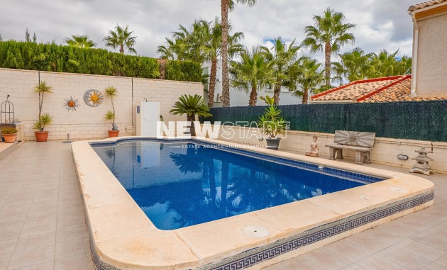 Återförsäljning - Fristående - La Marina - Urb. La Marina