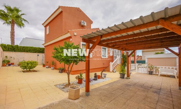 Återförsäljning - Fristående - La Marina - Urb. La Marina