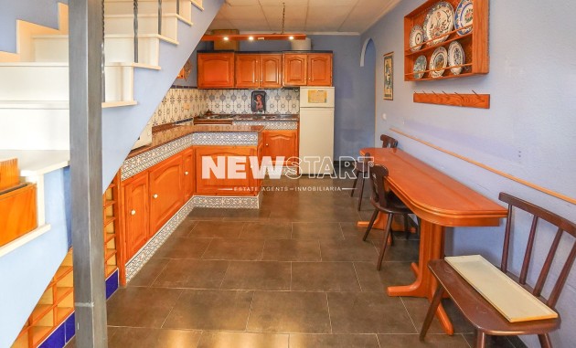 Resale - Townhouse - La Marina - Urb. La Marina